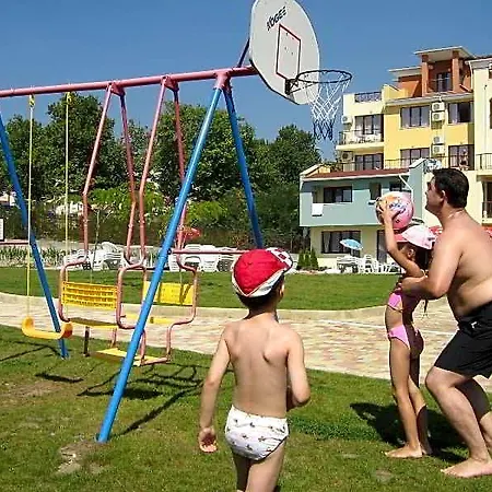Seapark Homes Neshkov Otel